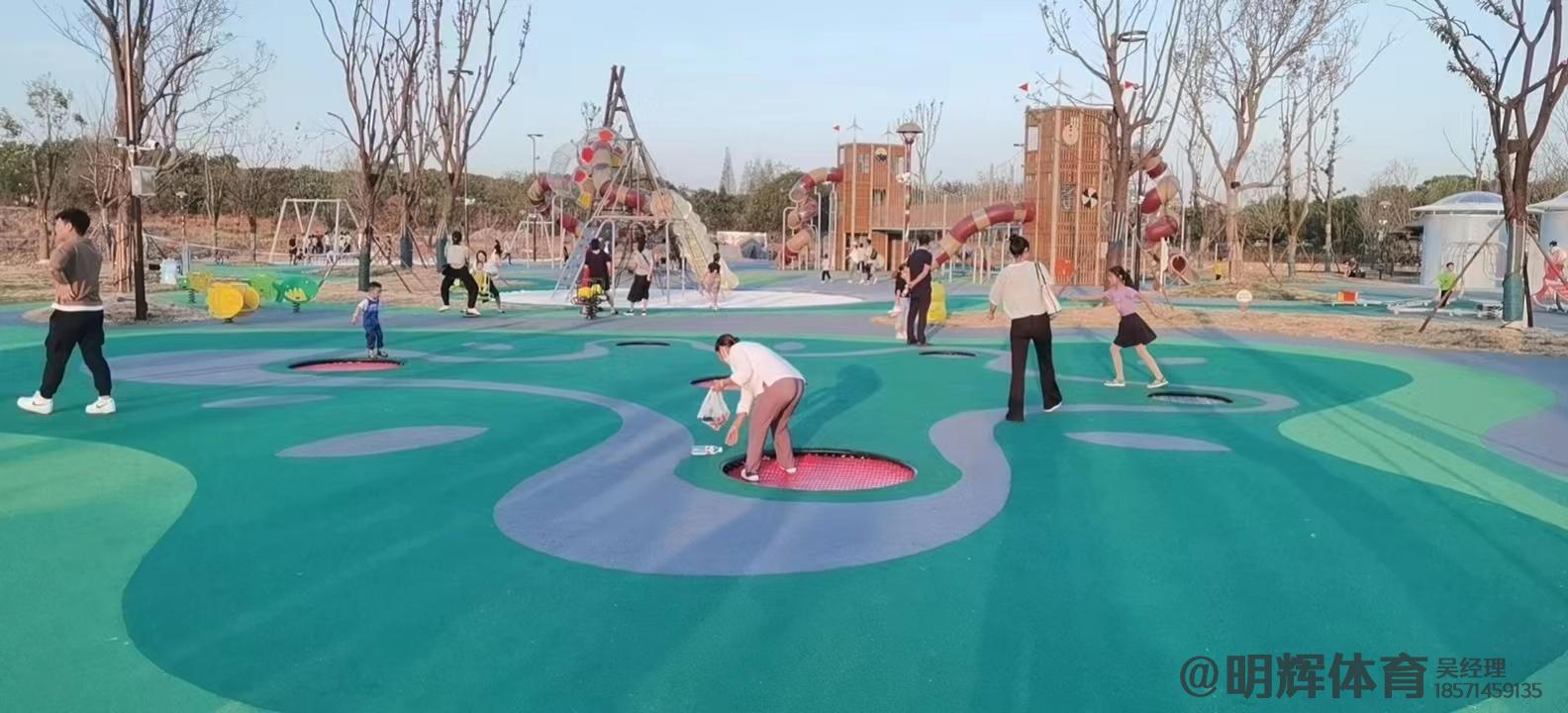 定日公园跑道是用什么材料做成的